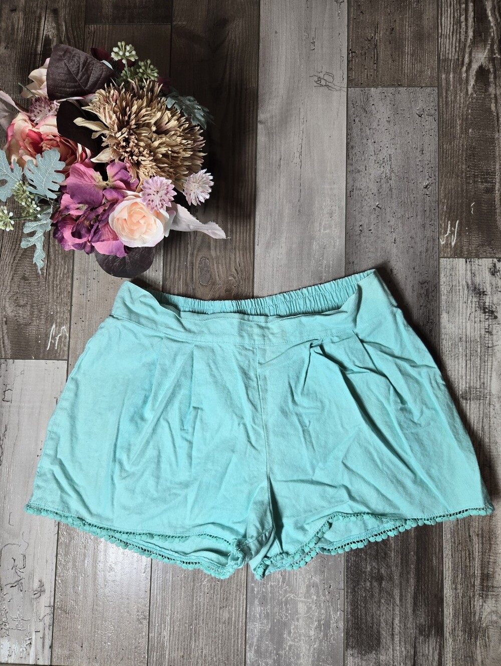 BeBop Aqua High‑Waist Pom‑Pom Hem Shorts – Juniors Size Large